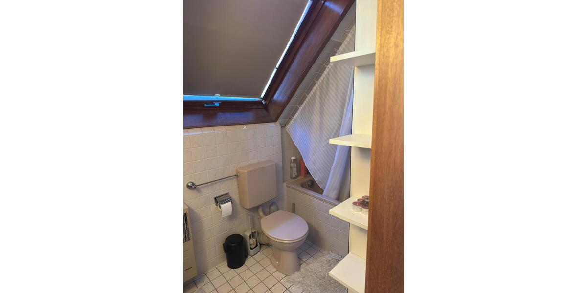 Dachgeschoßwohnung Stuttgart Stuttgart-Süd - 3.5 Zimmer, 75 m&sup2;, 1.090&euro; | Angebot:25896088