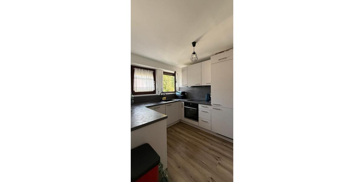 Etagenwohnung Heilbronn Böckingen - 3.5 Zimmer, 90 m&sup2;, 1.500&euro; | Angebot:27582001