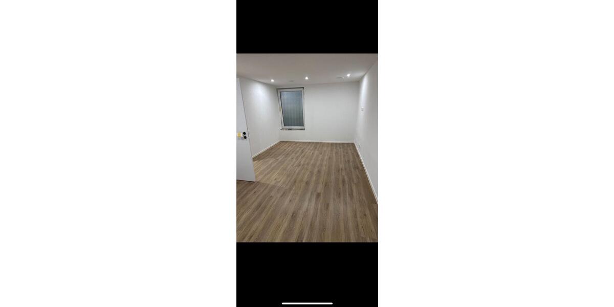 Erdgeschoßwohnung Wendlingen am Neckar - 3.5 Zimmer, 132 m&sup2;, 1.400&euro; | Angebot:22106168