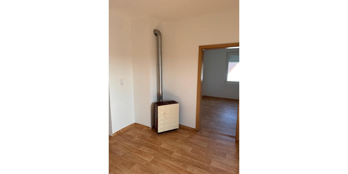 Dachgeschoßwohnung Backnang - 3 Zimmer, 73 m&sup2;, 950&euro; | Angebot:27577616