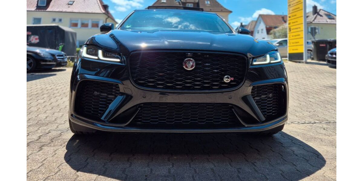 Jaguar F-Pace 39.250 km 67.999 &euro; Stuttgart 70435