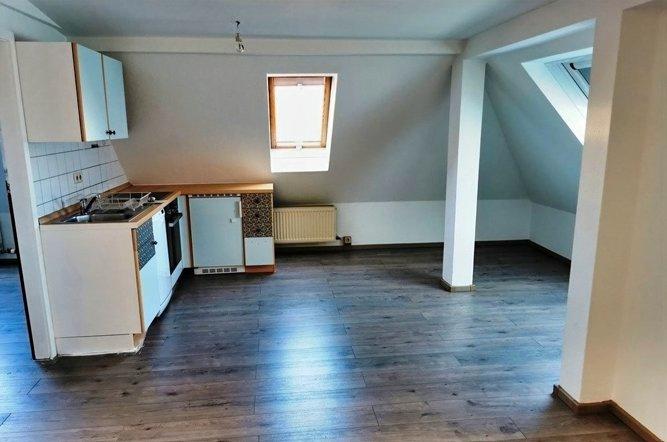 Dachgeschoßwohnung Stuttgart Bad Cannstatt - 2 Zimmer, 40 m&sup2;, 690&euro; | Angebot:26039750