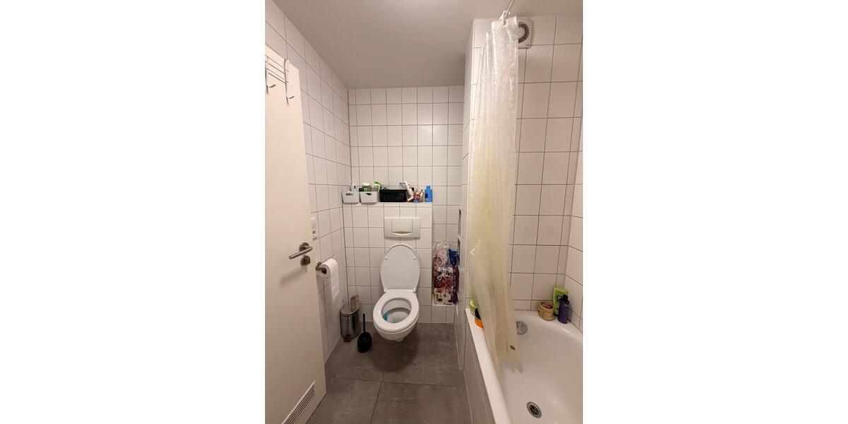 Dachgeschoßwohnung Stuttgart Bad Cannstatt - 3 Zimmer, 60 m&sup2;, 446&euro; | Angebot:27597182