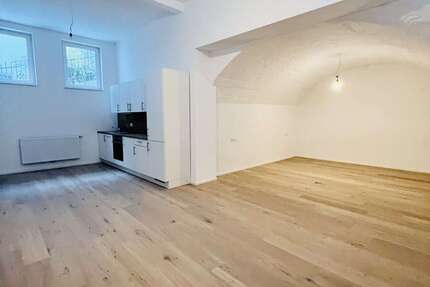 Wohnung Stuttgart Heslach - 1.5 Zimmer, 63 m&sup2;, 990&euro; | Angebot:25883578