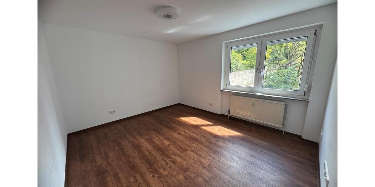 Etagenwohnung Leonberg - 4 Zimmer, 80 m&sup2;, 1.200&euro; | Angebot:25753186