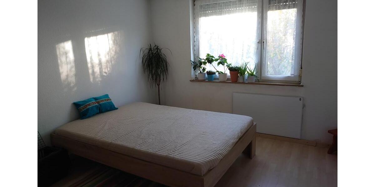 Erdgeschoßwohnung Leonberg - 6 Zimmer, 96 m&sup2;, 299.000&euro; | Angebot:25183448