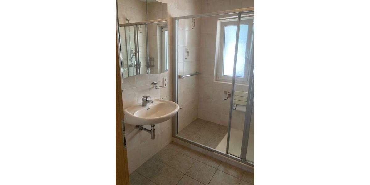 Etagenwohnung Stuttgart Möhringen - 2 Zimmer, 80 m&sup2;, 900&euro; | Angebot:25727018