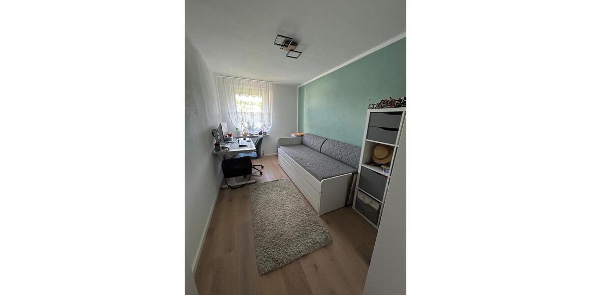 Dachgeschoßwohnung Böblingen Dagersheim - 4 Zimmer, 89 m&sup2;, 350.000&euro; | Angebot:27178220