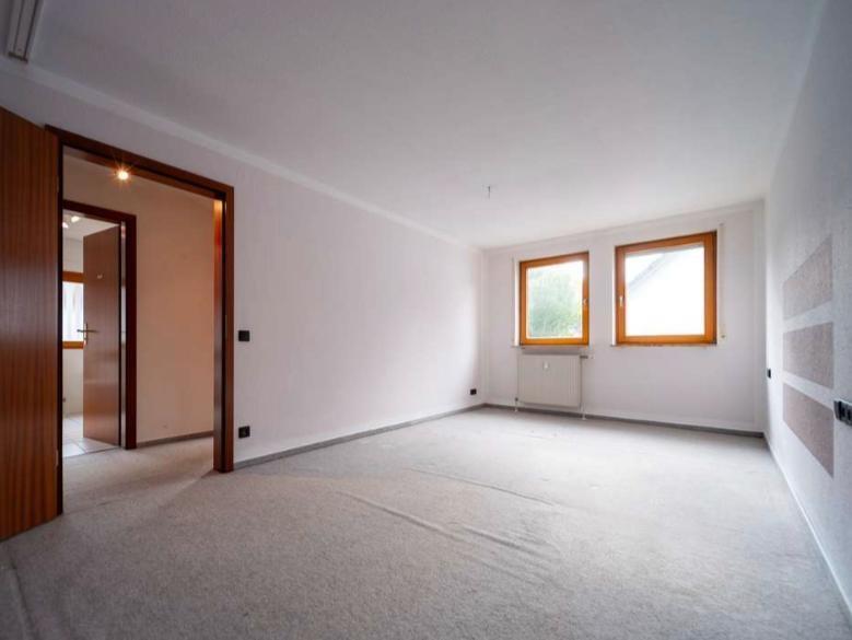 Dachgeschoßwohnung Weinstadt - 3 Zimmer, 81 m&sup2;, 289.000&euro; | Angebot:26451246