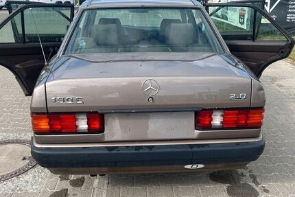 Mercedes-Benz 190 190.000 km 7.500 &euro; Bietigheim 74321
