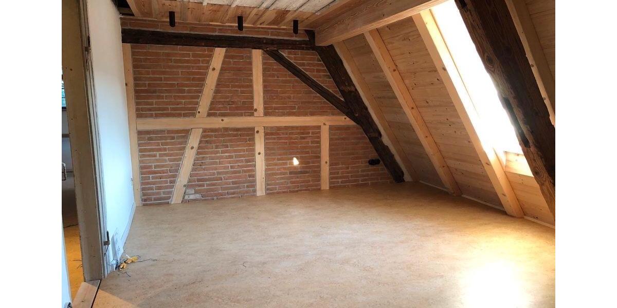 Dachgeschoßwohnung Weinsberg - 4 Zimmer, 120 m&sup2;, 1.600&euro; | Angebot:26254420