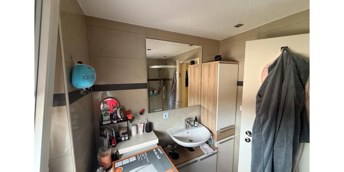 Dachgeschoßwohnung Weinstadt - 3 Zimmer, 65 m&sup2;, 1.100&euro; | Angebot:27543116