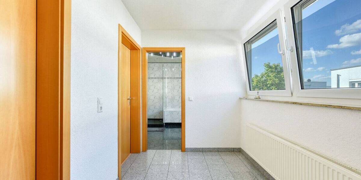 Reihenmittelhaus Stuttgart Zuffenhausen - 4 Zimmer, 119 m&sup2;, 700.000&euro; | Angebot:25670991