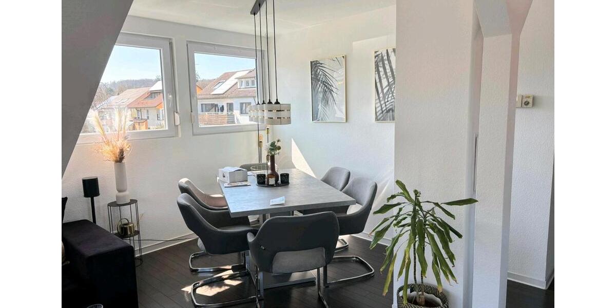 Dachgeschoßwohnung Stuttgart Feuerbach - 2.5 Zimmer, 62 m&sup2;, 334.000&euro; | Angebot:26000156