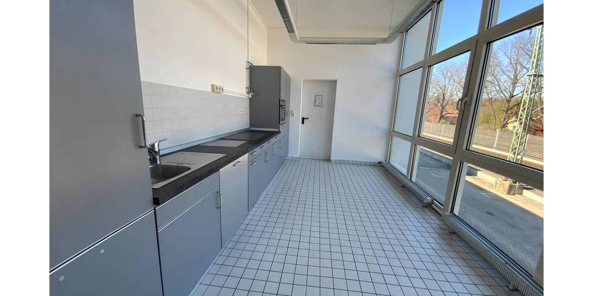 Gewerbeobjekt Sindelfingen Mitte - 6 Zimmer, 2.400&euro; | Angebot:25780763