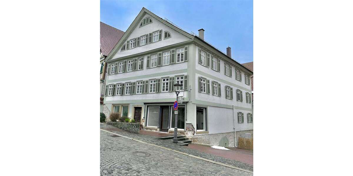 Einfamilienhaus Backnang - 11 Zimmer, 456 m&sup2;, 650.000&euro; | Angebot:25394761
