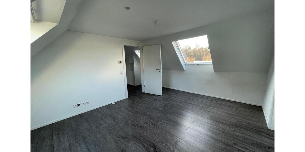Dachgeschoßwohnung Stuttgart Bad Cannstatt - 2 Zimmer, 46 m&sup2;, 900&euro; | Angebot:24919549