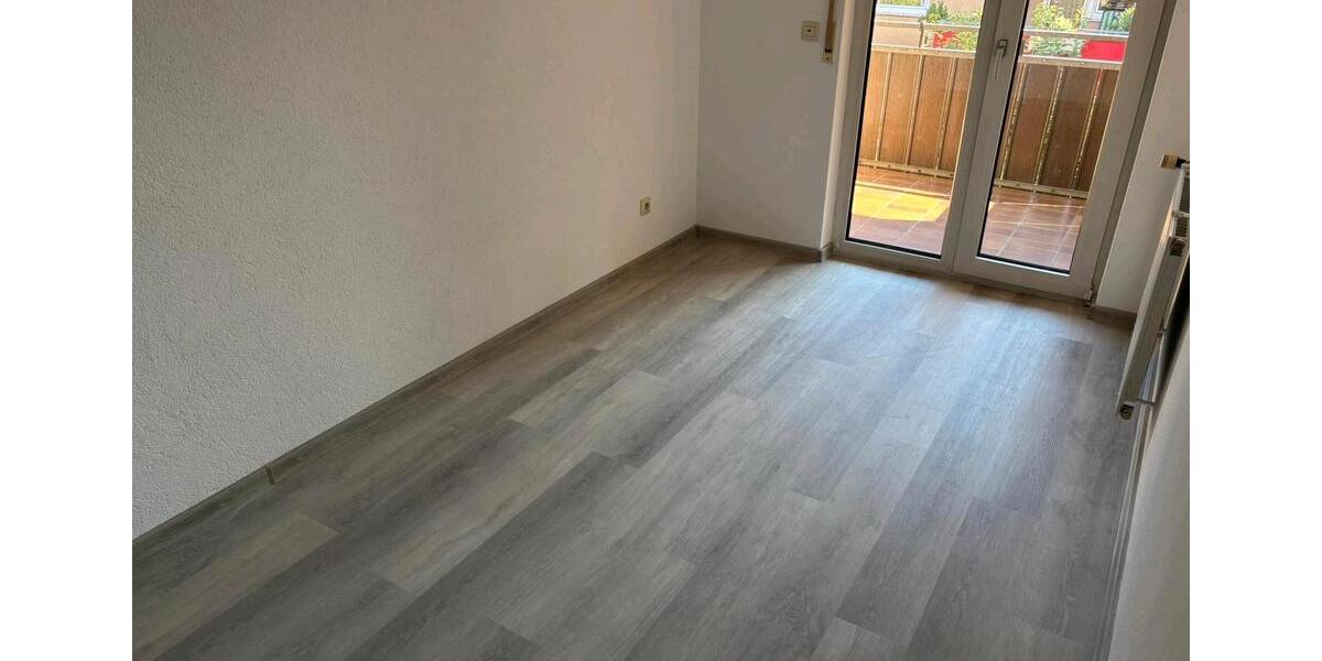 Reihenhaus Stuttgart Bad Cannstatt - 5 Zimmer, 140 m&sup2;, 3.000&euro; | Angebot:25294745