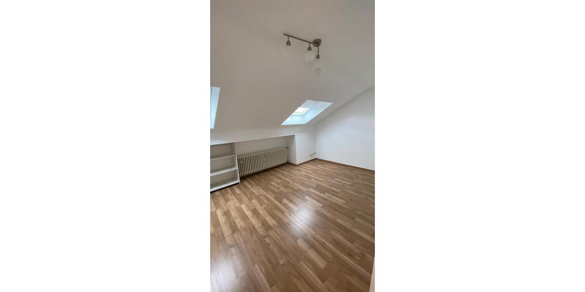 Dachgeschoßwohnung Mühlacker - 3 Zimmer, 70 m&sup2;, 800&euro; | Angebot:25821665