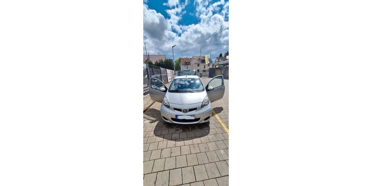 Toyota Aygo (X) 98.000 km 4.400 &euro; Ludwigsburg 71636