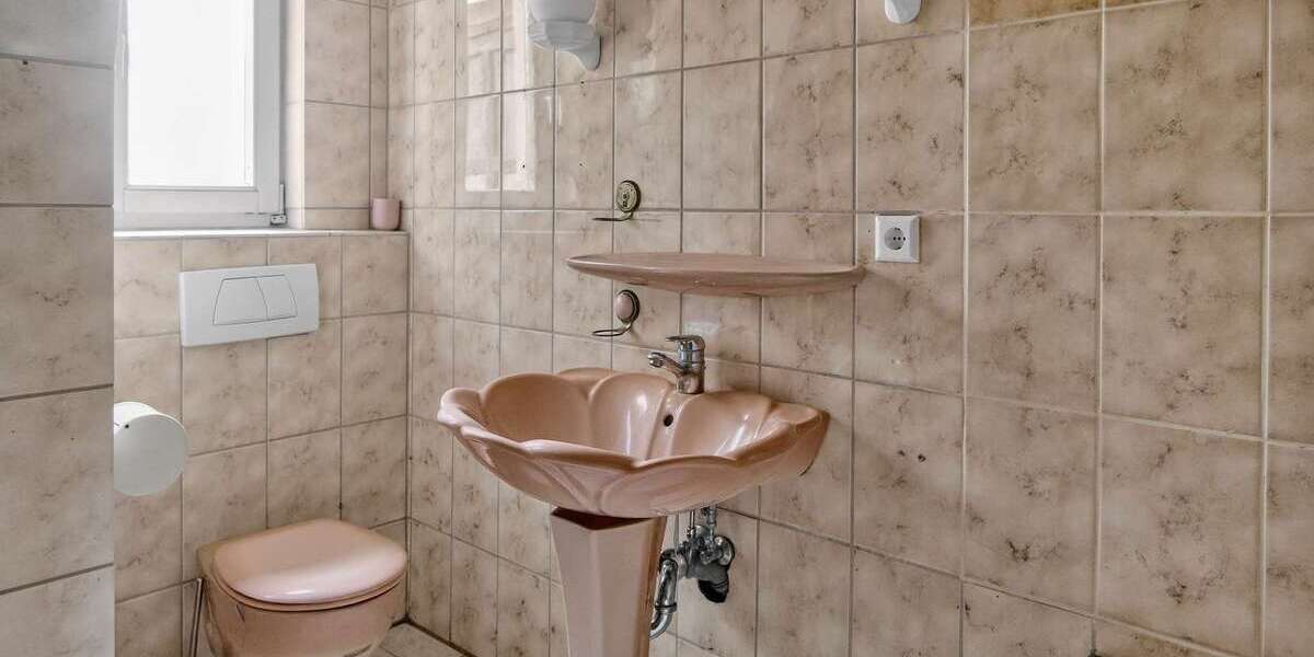 Seltene Gelegenheit: Gepflegtes 3-Familienhaus in Top-Wohnlage - Mehrfamilienhaus, Wohnhaus Stuttgart Zuffenhausen | Angebot:27083597