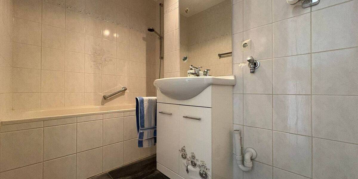 Etagenwohnung Böblingen Dagersheim - 3 Zimmer, 75 m&sup2;, 225.000&euro; | Angebot:26820781