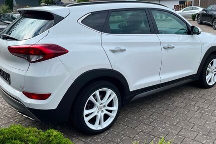 Hyundai TUCSON 136.775 km 12.880 &euro; Grafenau / Döffingen 71120