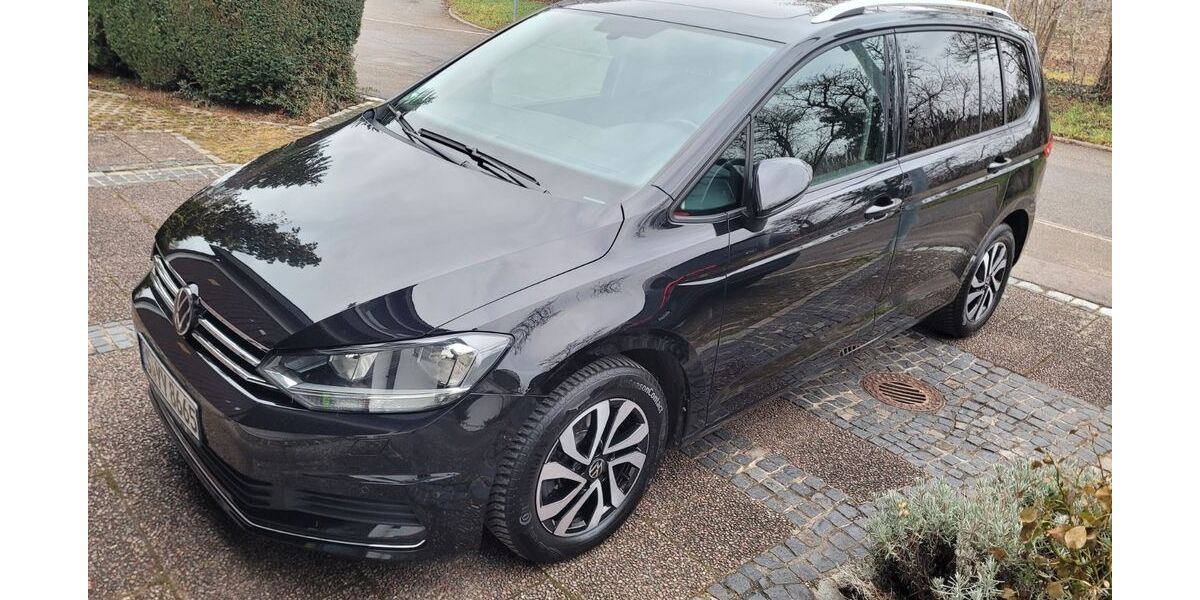 VW Touran 82.000 km 24.000 &euro; Stuttgart 70374