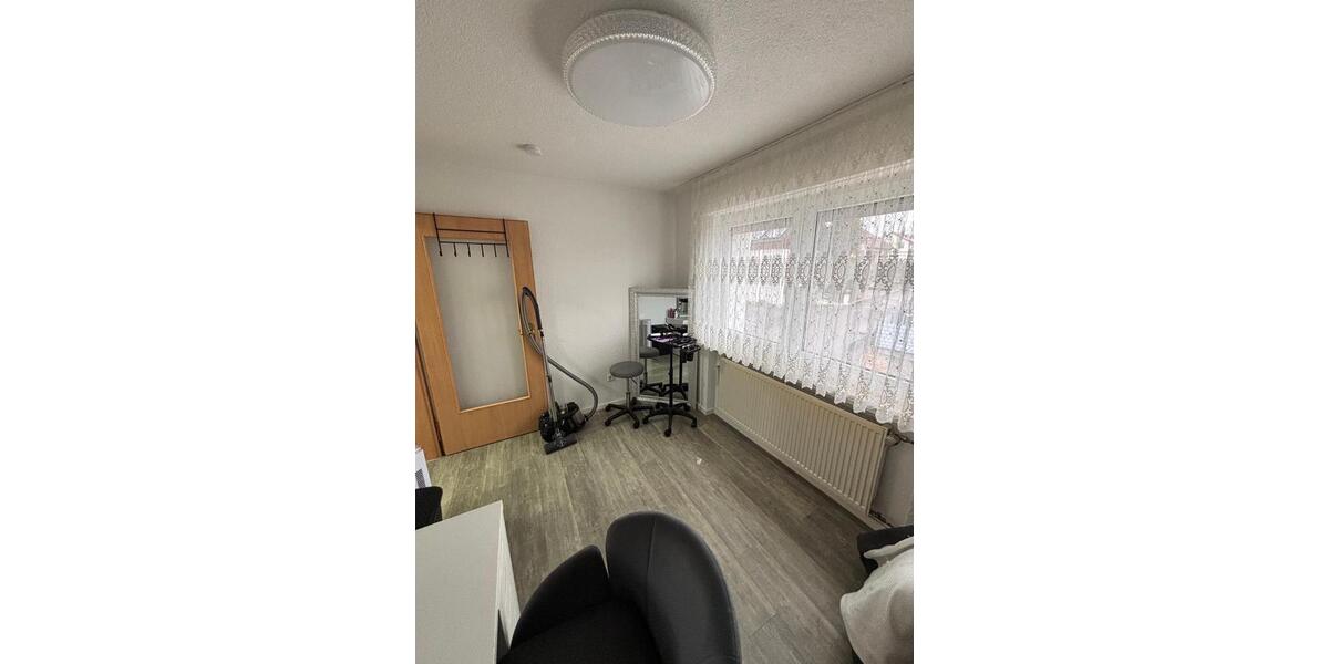 Mehrfamilienhaus, Wohnhaus Großbottwar - 7.5 Zimmer, 197 m&sup2;, 629.000&euro; | Angebot:24393256