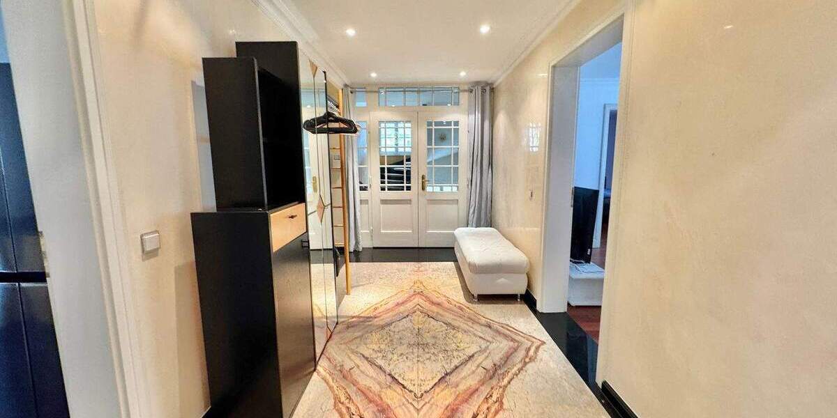 Etagenwohnung Stuttgart Mitte - 5 Zimmer, 130 m&sup2;, 2.340&euro; | Angebot:25704686