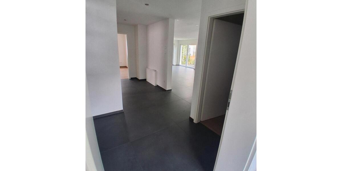 Einfamilienhaus Winnenden - 7 Zimmer, 170 m&sup2;, 2.680&euro; | Angebot:27540324