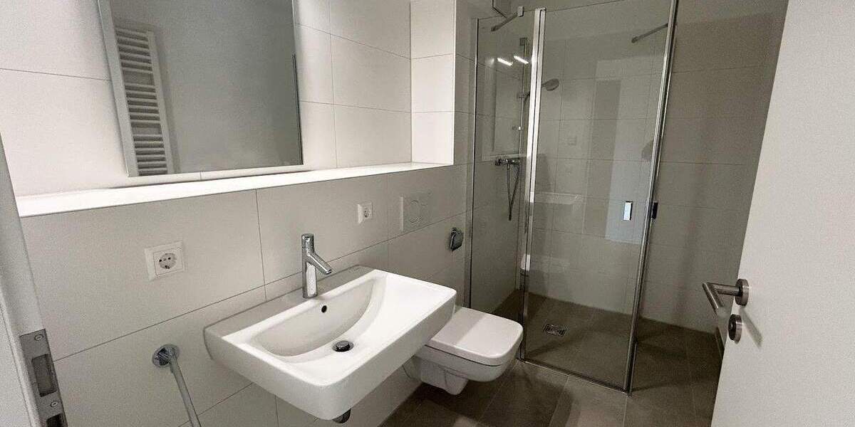 Etagenwohnung Stuttgart Untertürkheim - 2 Zimmer, 64 m&sup2;, 1.190&euro; | Angebot:25728200