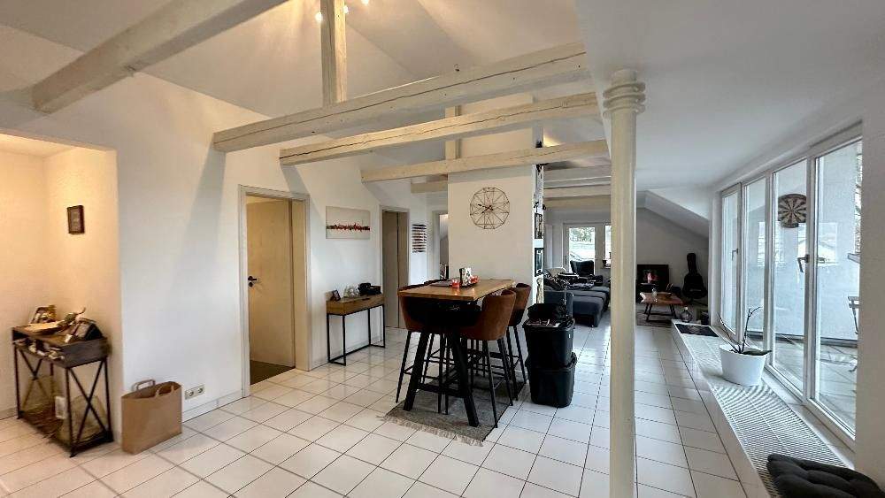 Etagenwohnung Böblingen - 3 Zimmer, 95 m&sup2;, 2.100&euro; | Angebot:25737012