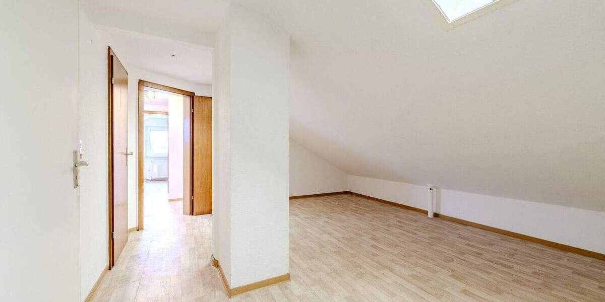 Mehrfamilienhaus, Wohnhaus Sindelfingen / Maichingen Maichingen - 8 Zimmer, 145 m&sup2;, 695.000&euro; | Angebot:25746135