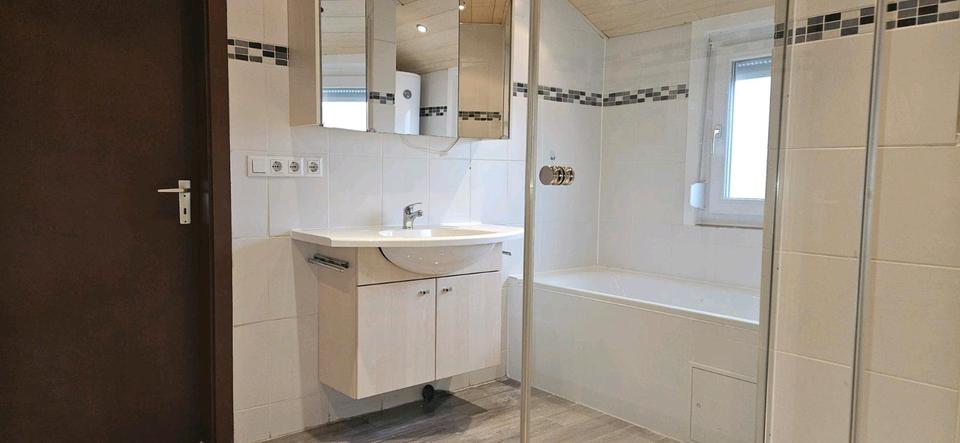 Dachgeschoßwohnung Backnang - 5 Zimmer, 94 m&sup2;, 1.300&euro; | Angebot:25948413