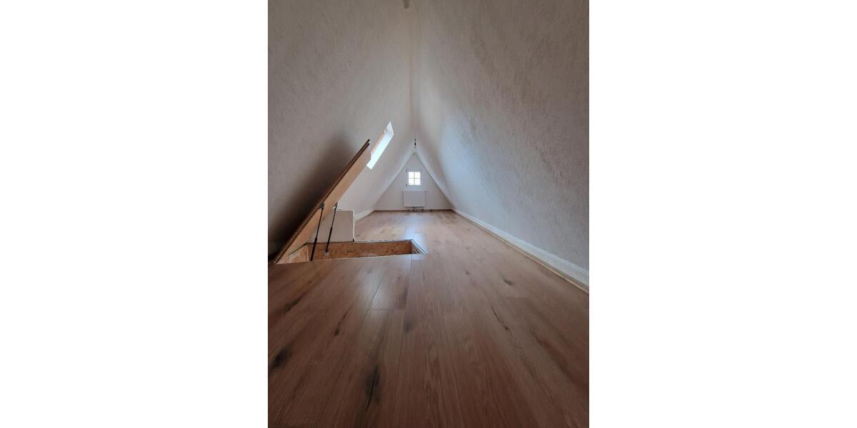Reihenhaus Stuttgart Luginsland - 3 Zimmer, 85 m&sup2;, 1.403&euro; | Angebot:26337524