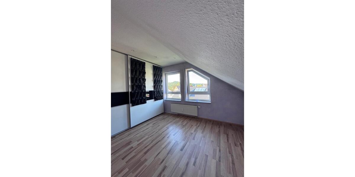 Dachgeschoßwohnung Schorndorf - 4 Zimmer, 80 m&sup2;, 255.000&euro; | Angebot:26620596