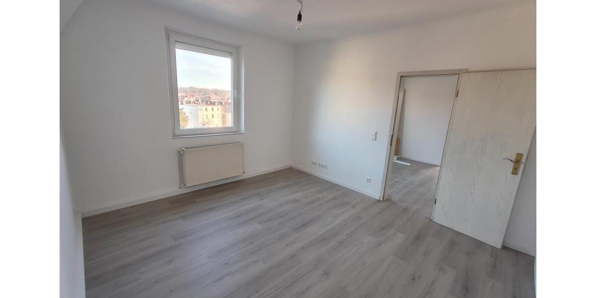 Dachgeschoßwohnung Stuttgart Bad Cannstatt - 3 Zimmer, 63 m&sup2;, 1.050&euro; | Angebot:24803392
