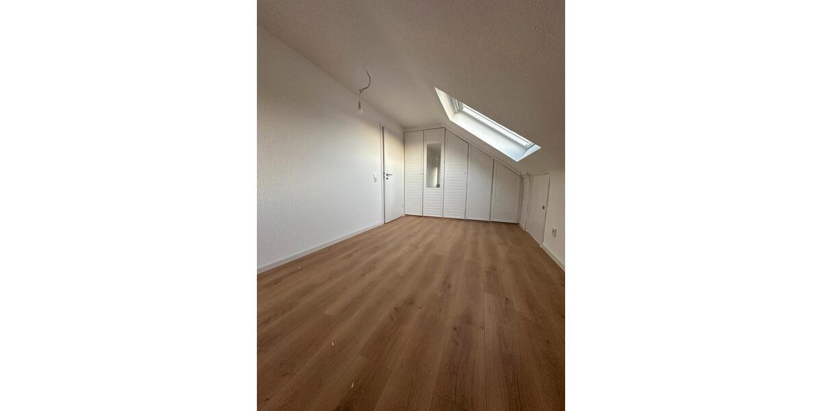 Dachgeschoßwohnung Neuhausen auf den Fildern - 3 Zimmer, 71 m&sup2;, 1.300&euro; | Angebot:27548763
