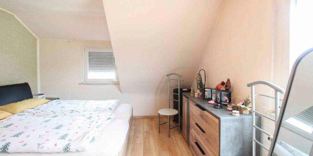 Etagenwohnung Schorndorf - 4 Zimmer, 81 m&sup2;, 265.000&euro; | Angebot:25747391