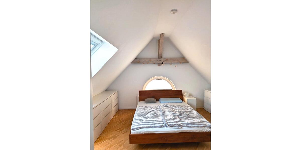 Dachgeschoßwohnung Stuttgart Luginsland - 2 Zimmer, 55 m&sup2;, 1.150&euro; | Angebot:27549061