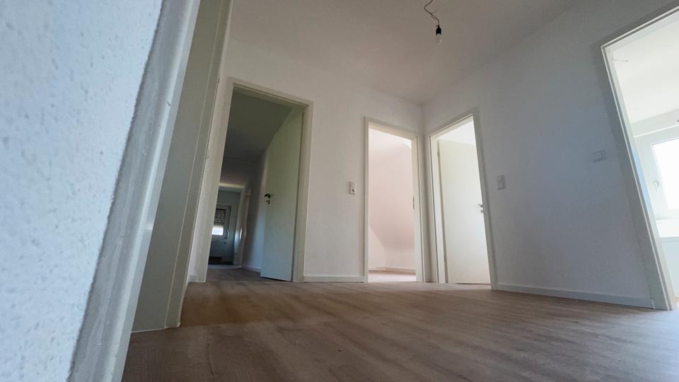 Dachgeschoßwohnung Möglingen - 4 Zimmer, 71 m&sup2;, 1.330&euro; | Angebot:27543973