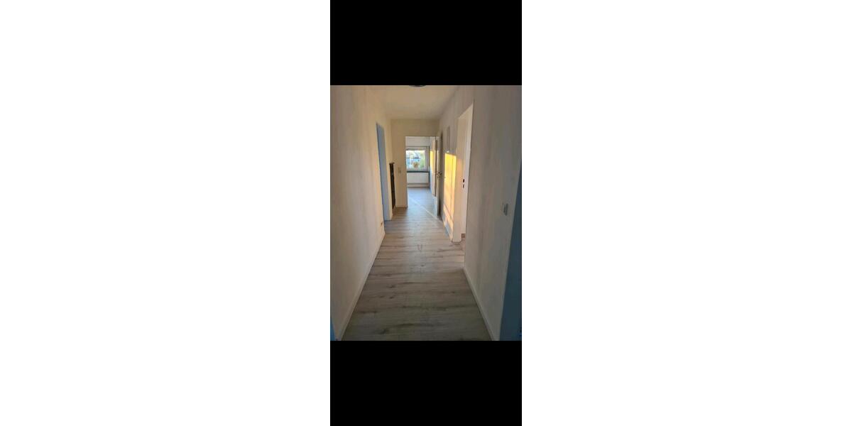 Dachgeschoßwohnung Asperg - 3 Zimmer, 75 m&sup2;, 1.100&euro; | Angebot:27544679