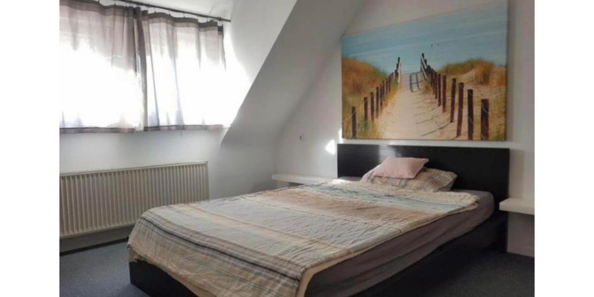 Dachgeschoßwohnung Stuttgart Bad Cannstatt - 3 Zimmer, 60 m&sup2;, 900&euro; | Angebot:26420795