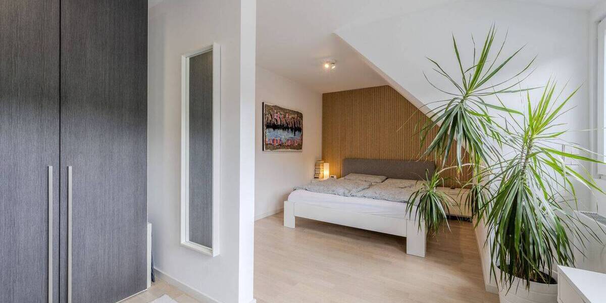 Mehrfamilienhaus, Wohnhaus Stuttgart / Botnang Botnang - 8 Zimmer, 243 m&sup2;, 1.590.000&euro; | Angebot:26930186