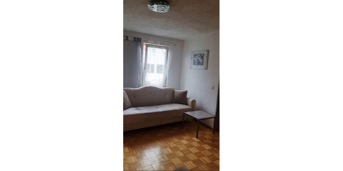 Gemütliche Dachgeschosswohnung für eine oder 2 Personen im Zentrum von Feuerbach - 2- Stuttgart Feuerbach | Angebot:27192698