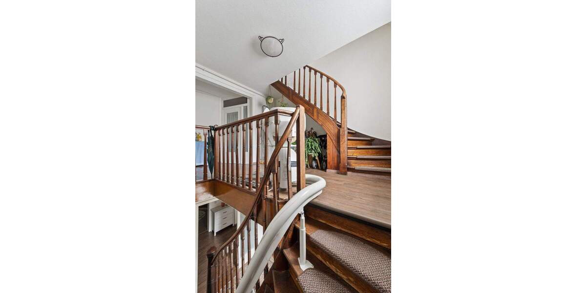 Mehrfamilienhaus, Wohnhaus Oberstenfeld - 8 Zimmer, 210 m&sup2;, 439.000&euro; | Angebot:25746108