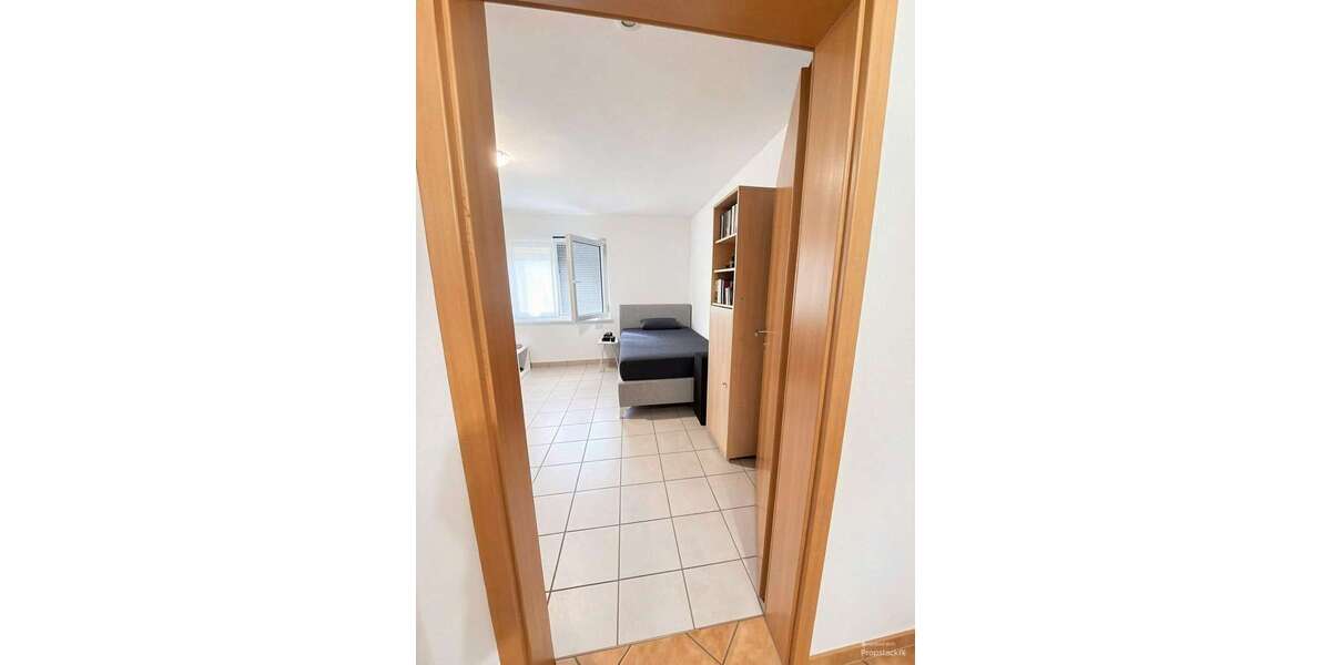 Großzügige 4-Zimmer-Wohnung mit Balkon & Loggia in Esslingen - 4- Esslingen am Neckar Oberesslingen | Angebot:27496970