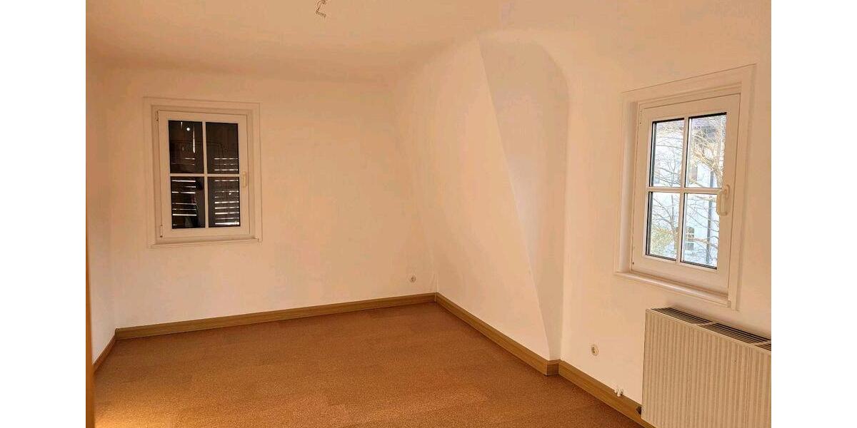 Dachgeschoßwohnung Stuttgart Birkach - 4 Zimmer, 74 m&sup2;, 990&euro; | Angebot:26431341