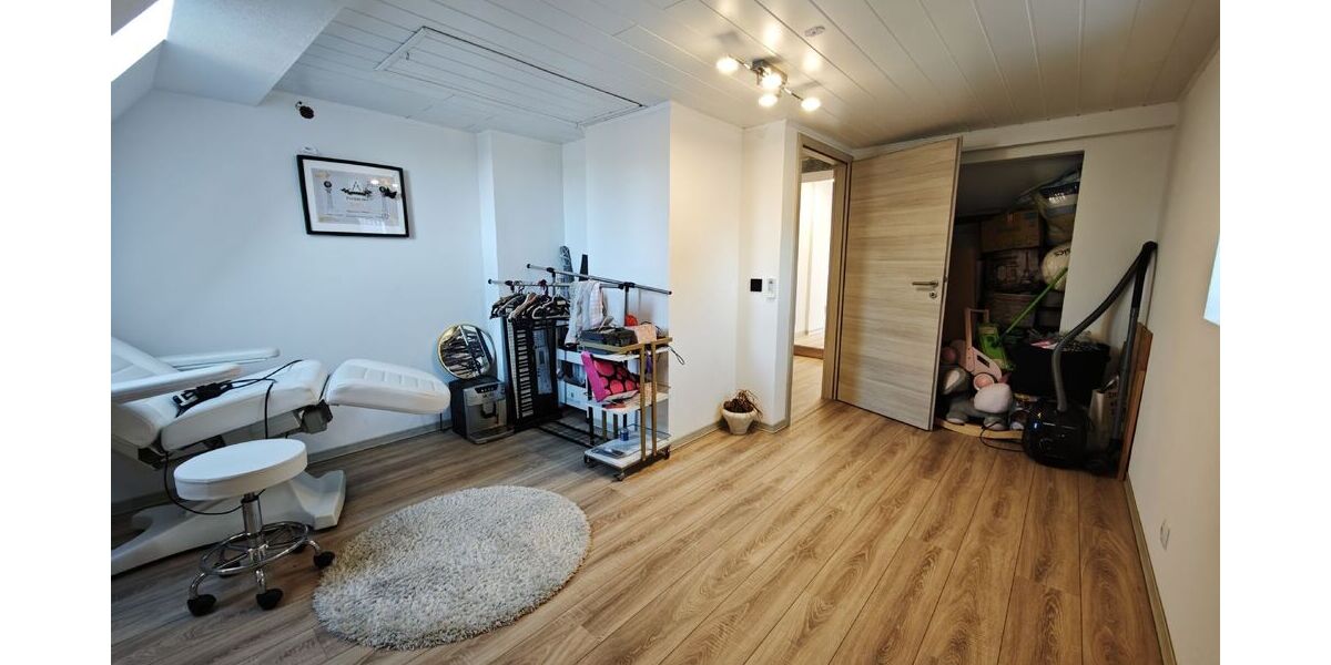 Starke Kapitalanlage - 5-Familienhaus mit Ausbaupotential - Mehrfamilienhaus, Wohnhaus Tiefenbronn | Angebot:24568753